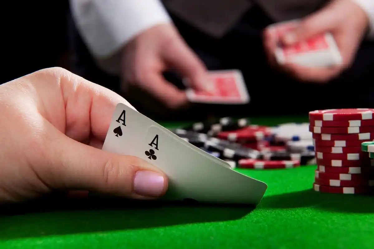 Giao diện casino trực tuyến chất lượng cao trên điện thoại và máy tính
